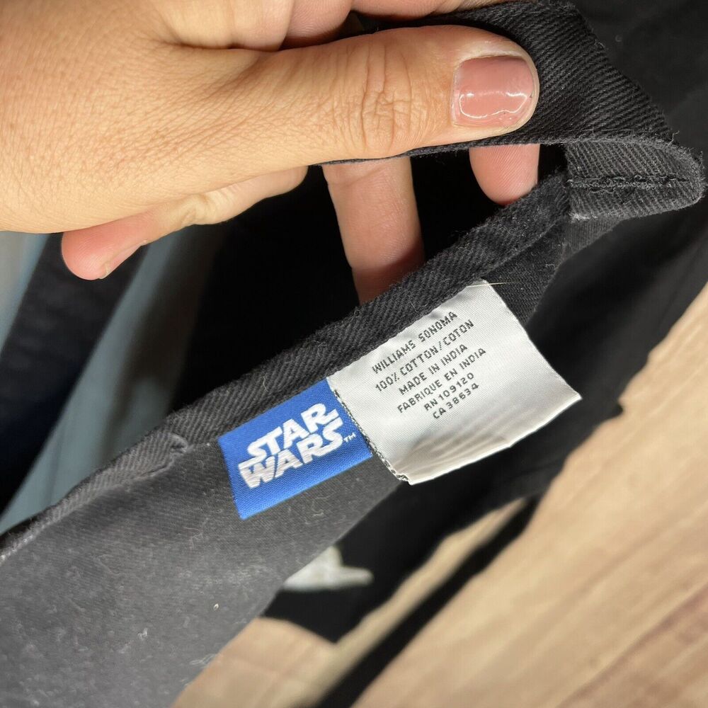 William Sonoma 2010 Stars Wars Darth Vader Yoda Embroidered Apron. Youth. - Picture 6 of 7